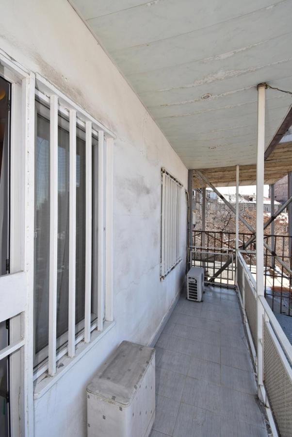 Прекрасная 4-Ех Комнатная Квартира В Самом Центре Yerevan Exterior photo